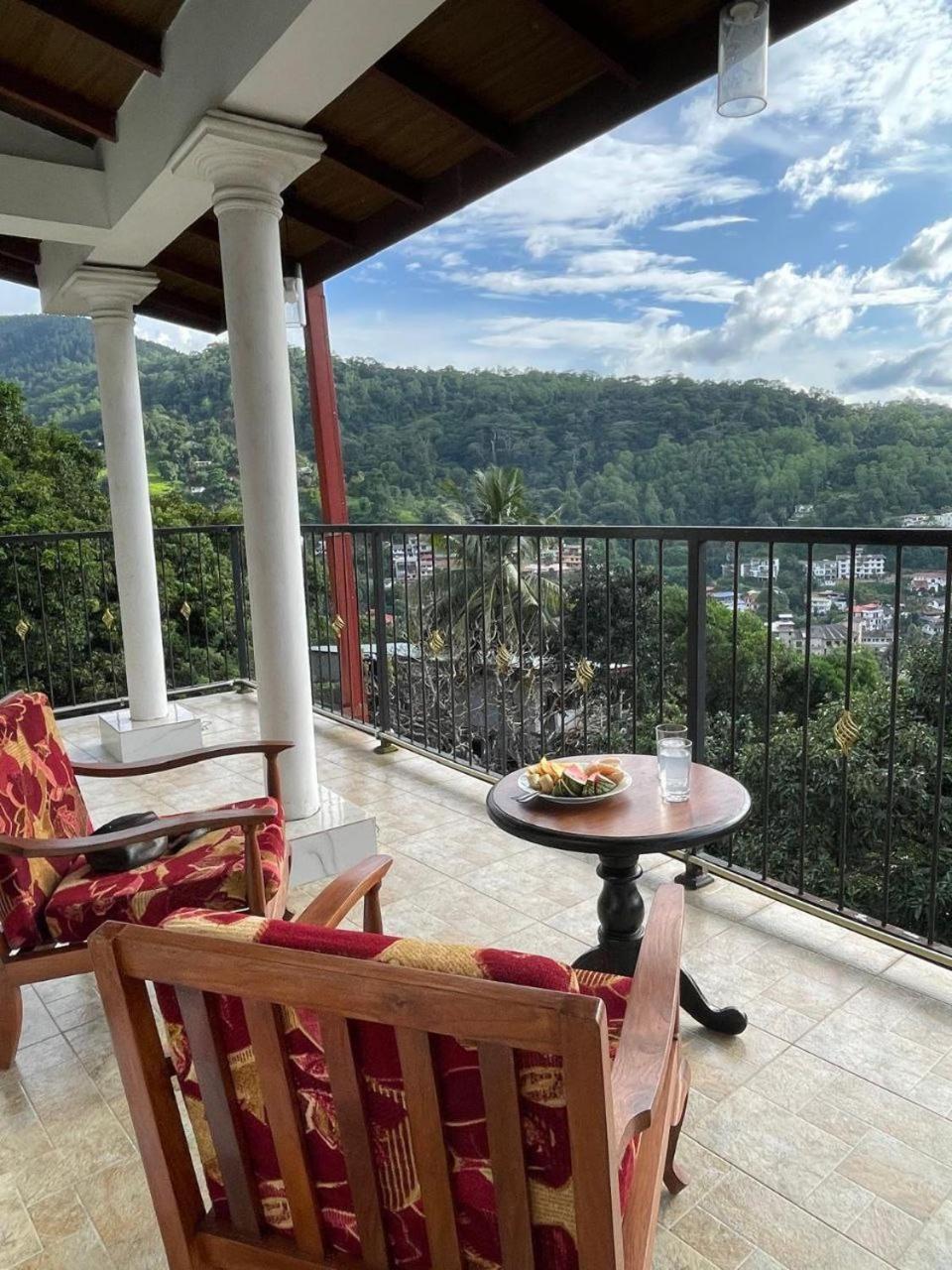 Kandyan View Homestay -Foreign Esterno foto